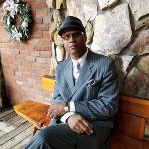 Meet your Posher, Leroy